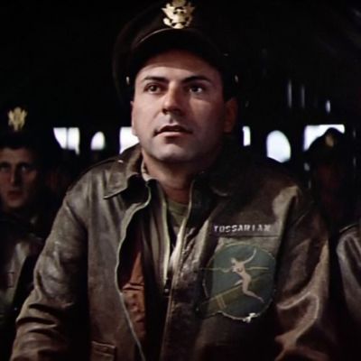 Alan Arkin as as Captain Yossarian in Catch-22.